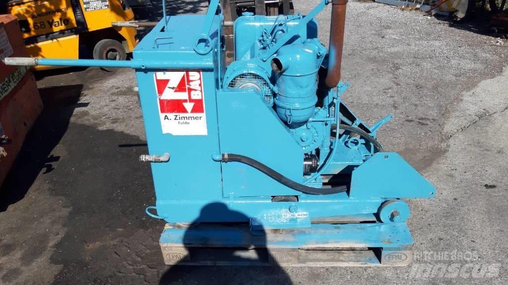 Hanix 32 HP Stavebníctvo - ostatné