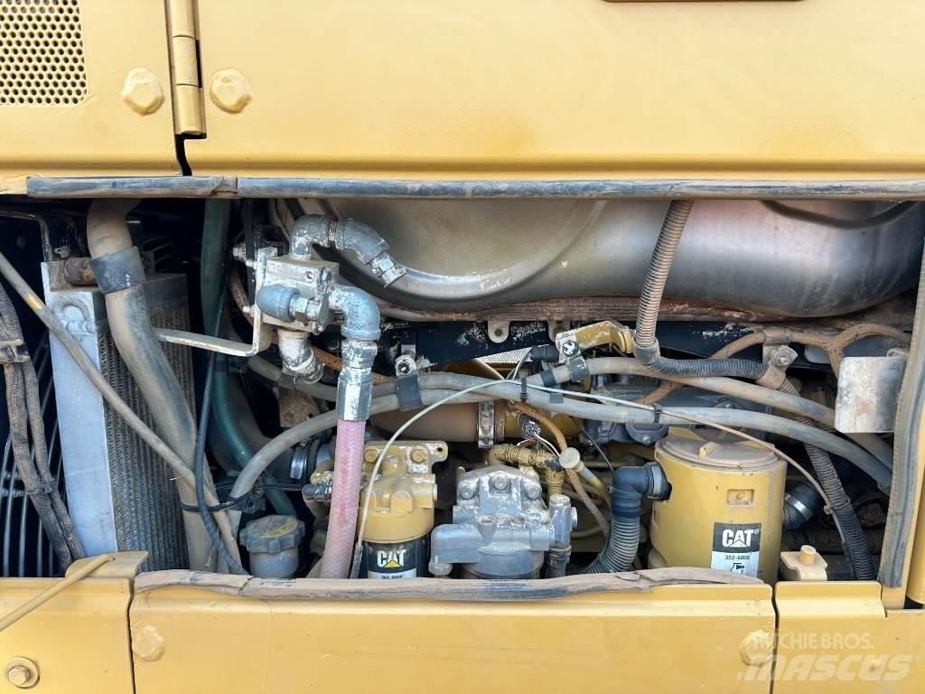 CAT D 6 N XL Pásové dozéry