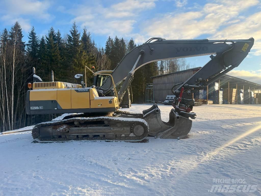 Volvo EC 250 D L Pásové rýpadlá