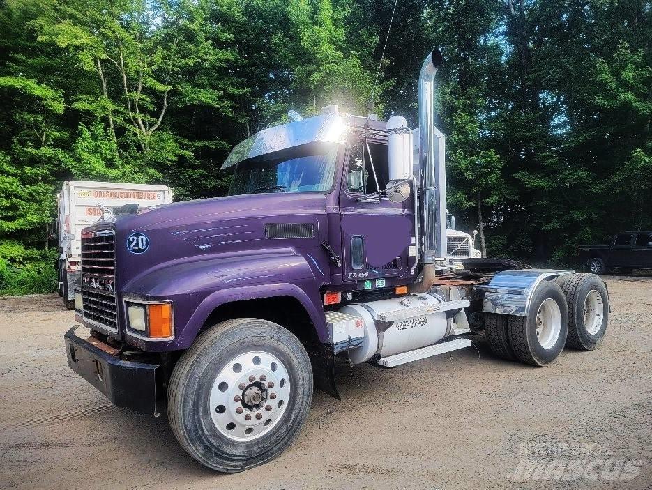 Mack CH 613 Ťahače
