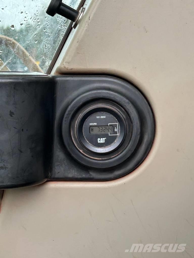 CAT 325 C LN Pásové rýpadlá