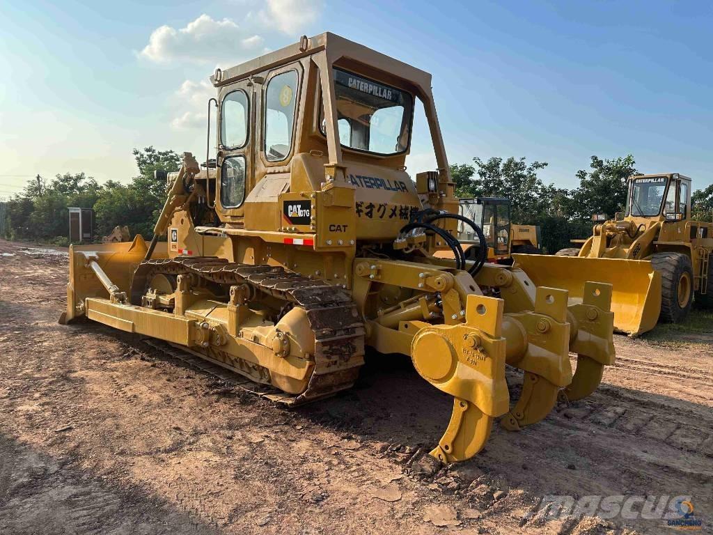 CAT D 7 G Pásové dozéry
