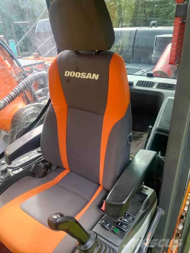 Doosan DX 300 LC Pásové rýpadlá
