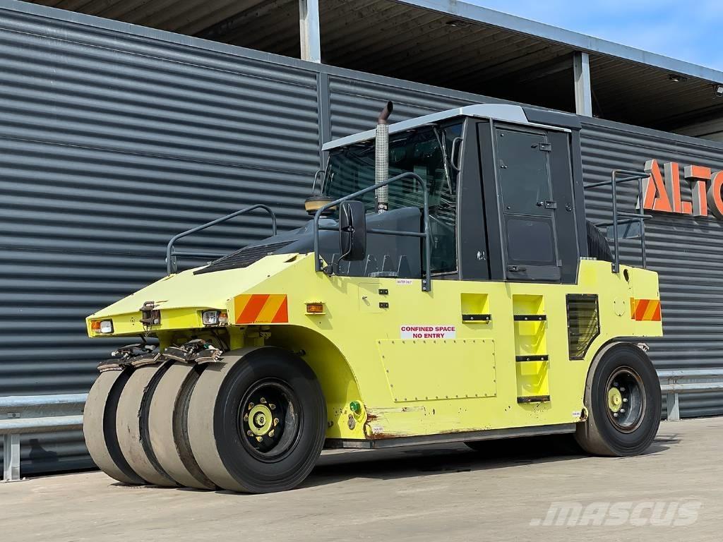 Ammann AP 240 Pneumatikové valce
