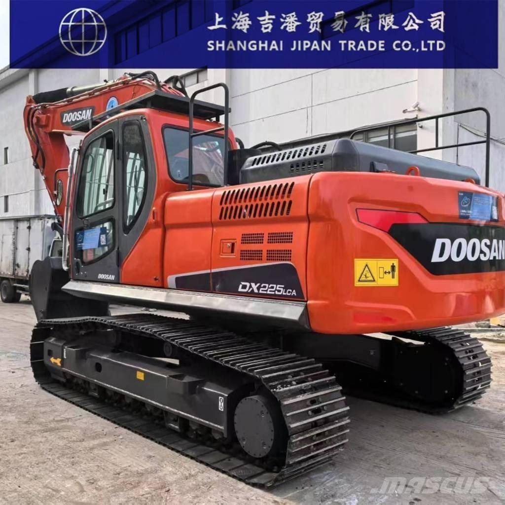 Doosan DX 225 Pásové rýpadlá