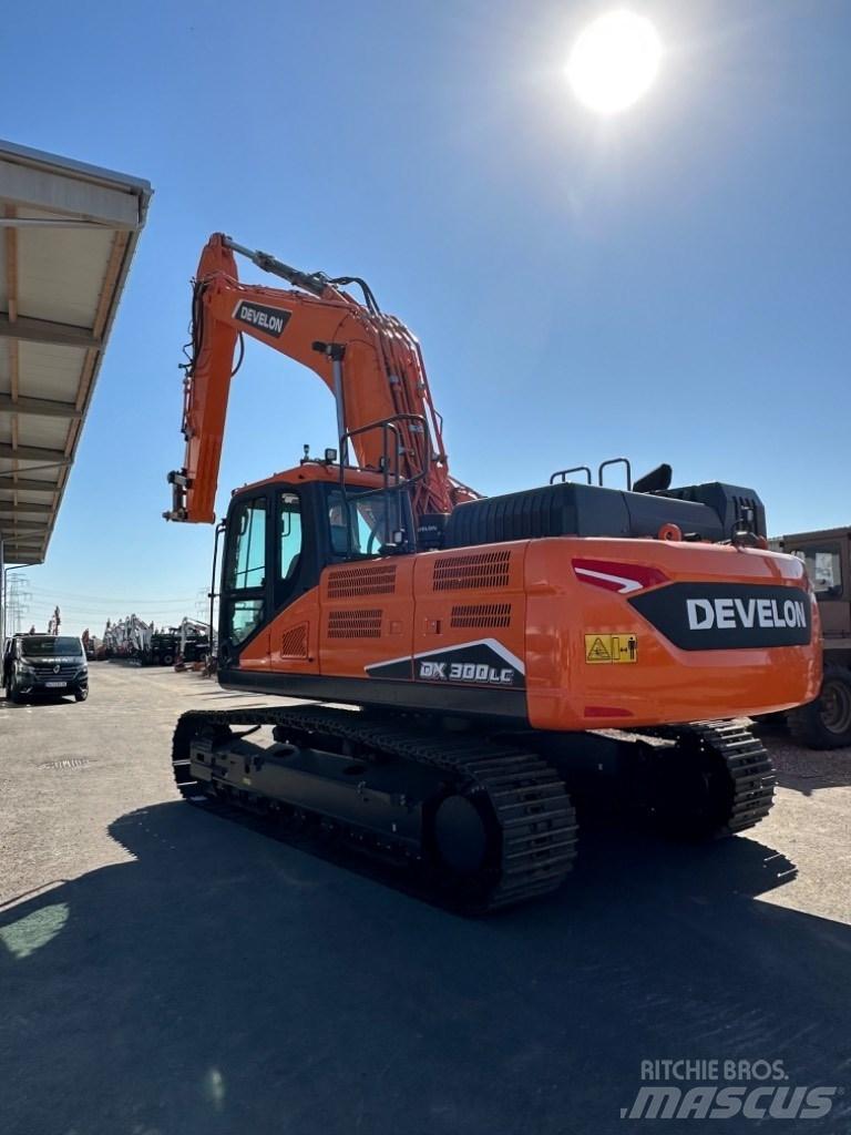 Develon DX300Lc-7 Pásové rýpadlá