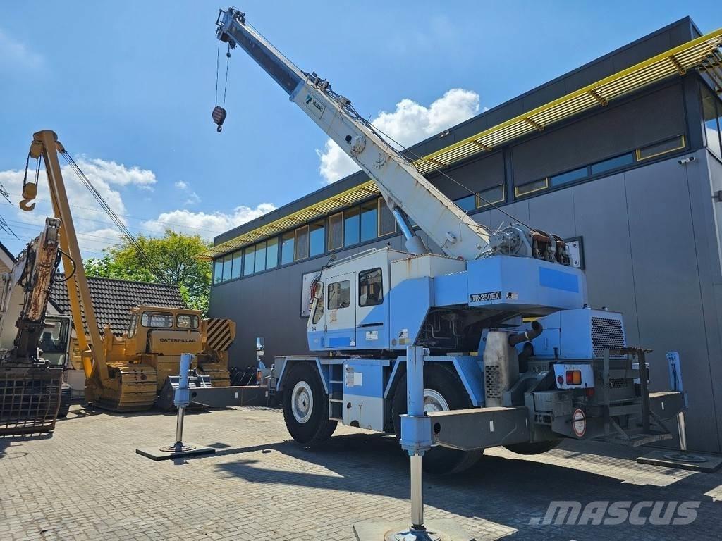 Tadano TR250E Univerzálne terénne žeriavy