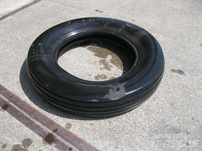 Pirelli 6.00-16 band Pneumatiky, kolesá a ráfiky