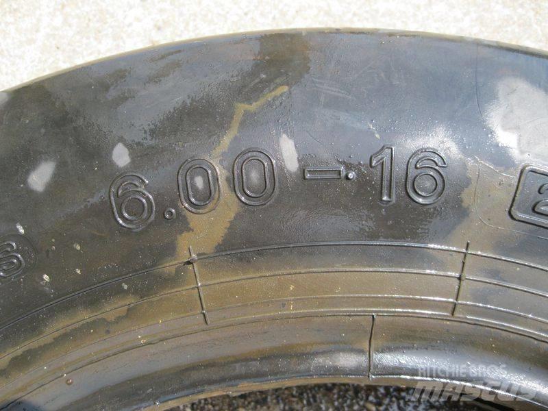 Pirelli 6.00-16 band Pneumatiky, kolesá a ráfiky
