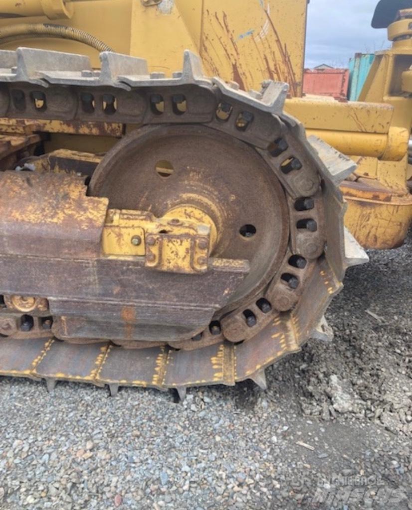 CAT D 5 C Pásové dozéry