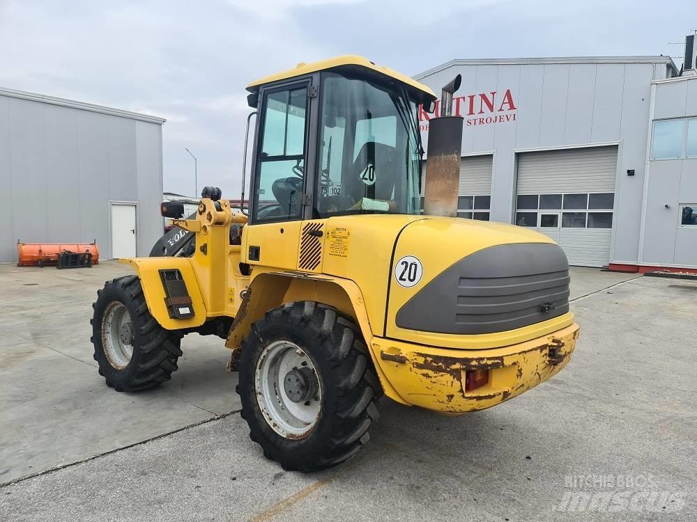 Volvo L 40 B Kolesové nakladače