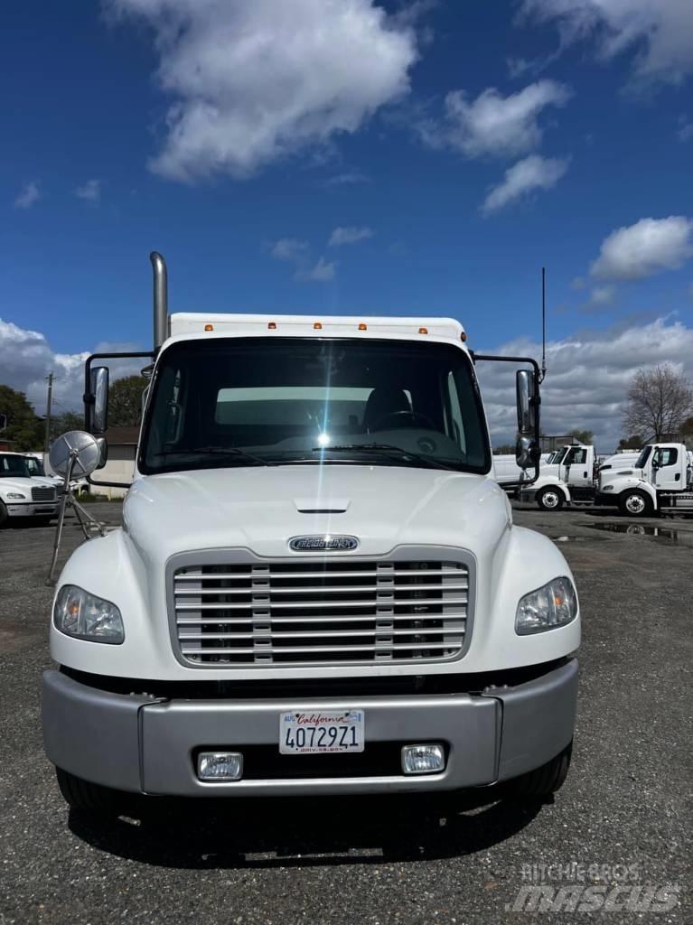 Freightliner M2 106 Vozidlá pre prepravu nápojov
