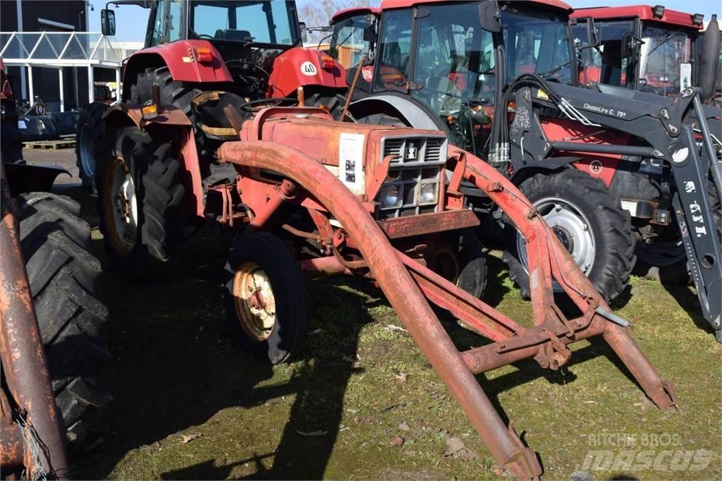 Case IH 383 Traktory