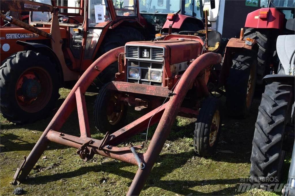 Case IH 383 Traktory