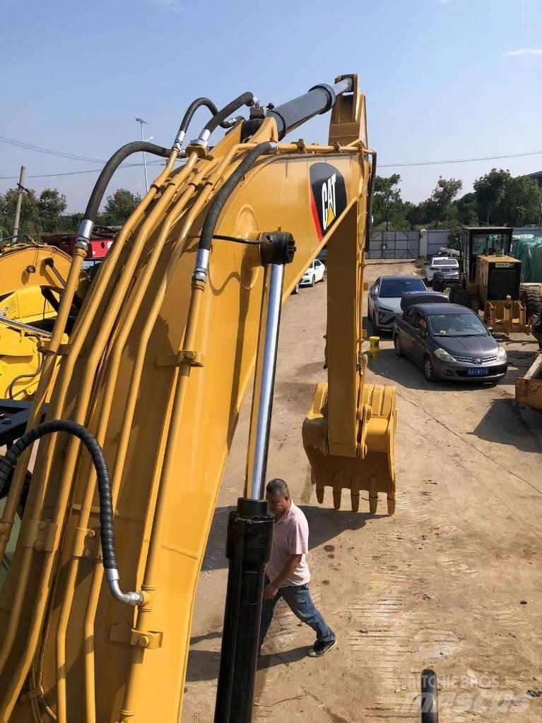 CAT 320 D Pásové rýpadlá