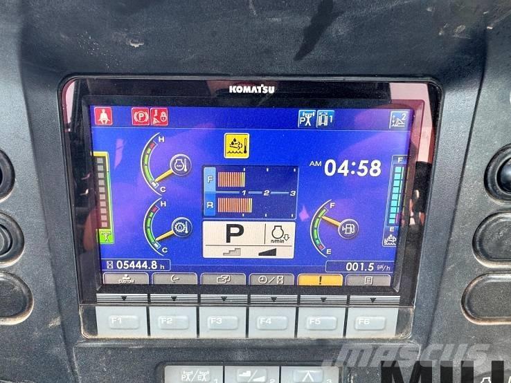 Komatsu D 61 PXi-24 Pásové dozéry