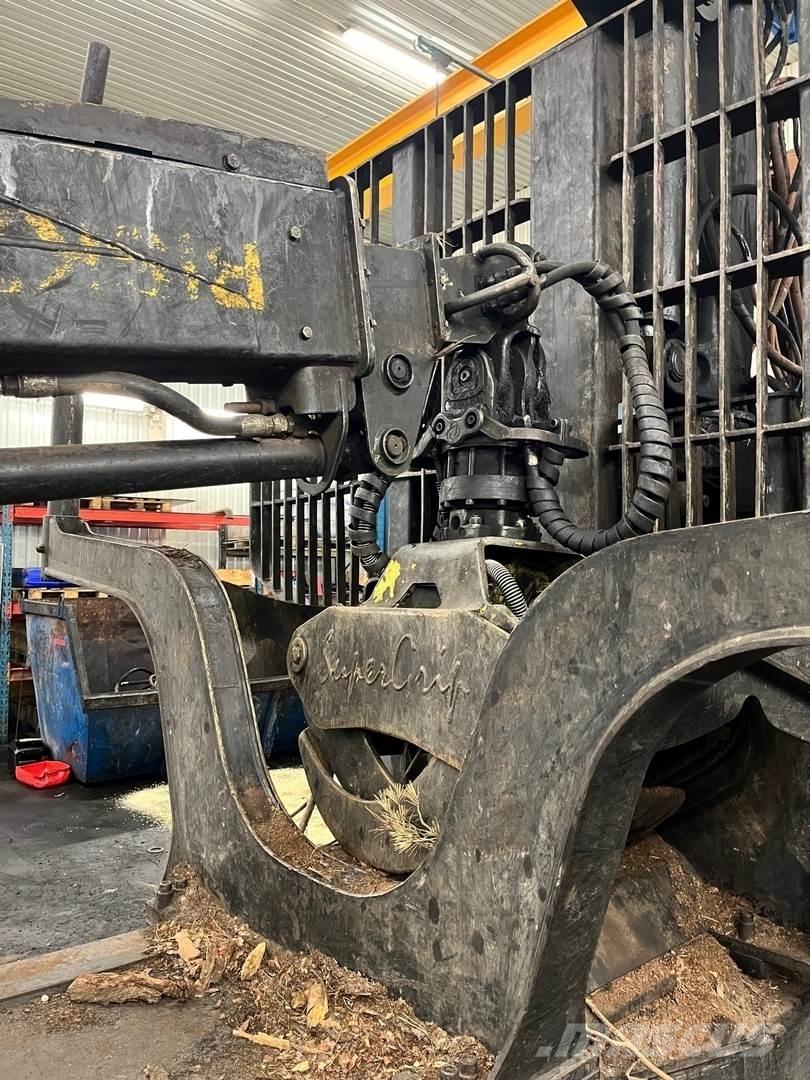 John Deere 1210E Lesné traktory