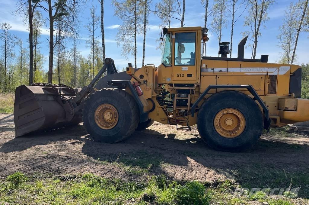 Volvo L 220 Kolesové nakladače