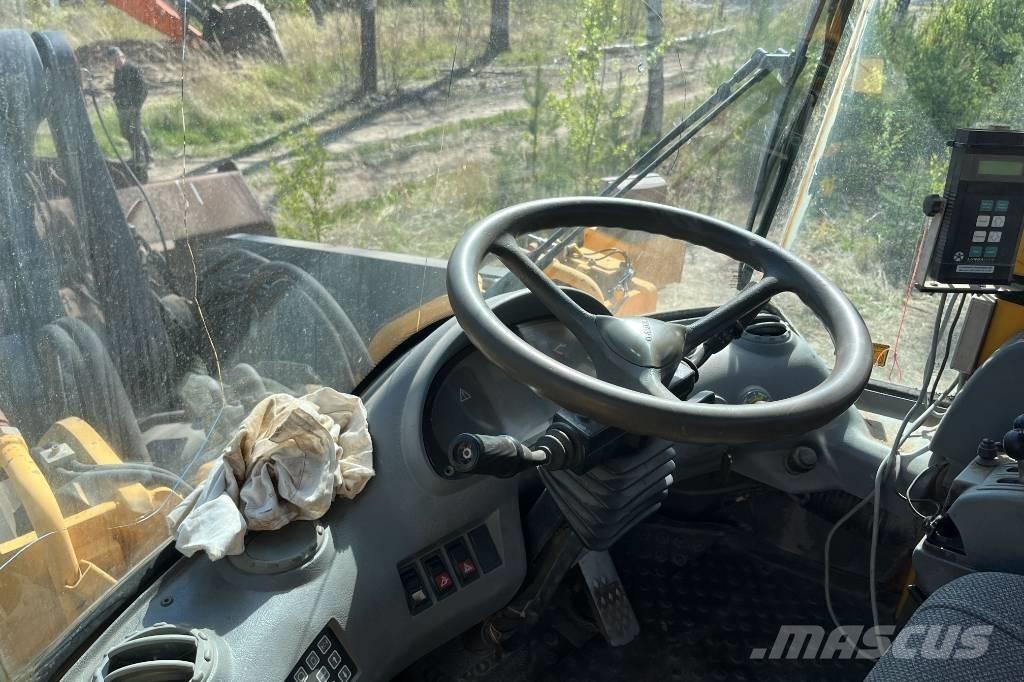 Volvo L 220 Kolesové nakladače