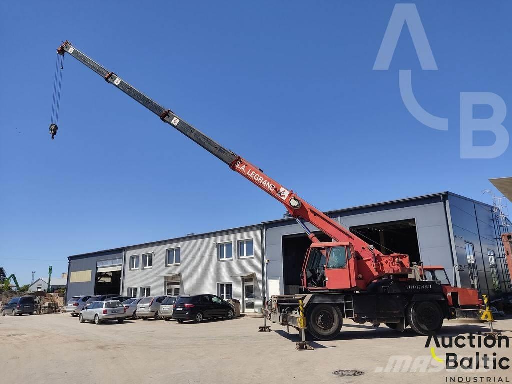 Liebherr LTM 1025 Univerzálne terénne žeriavy