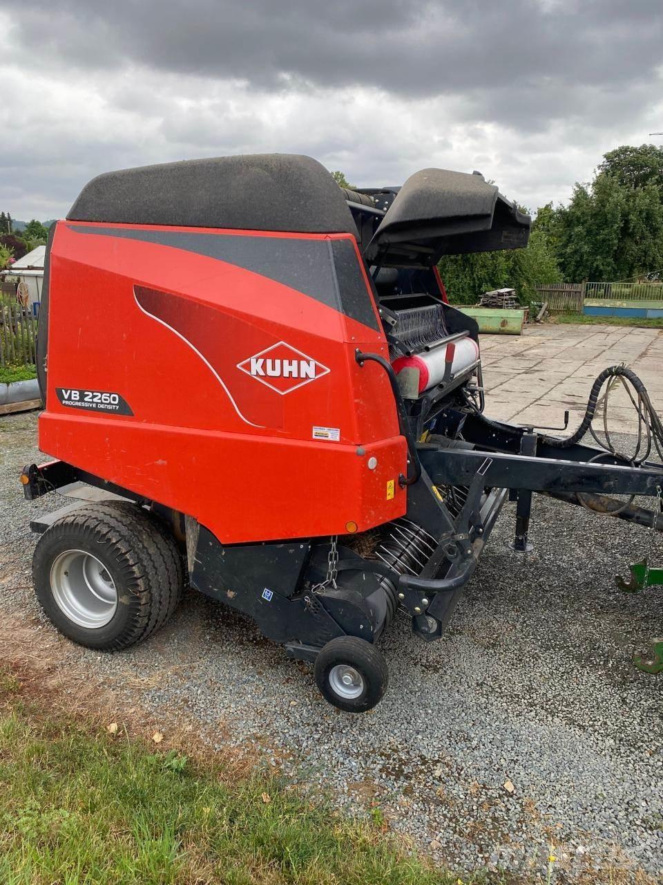 Kuhn VB 2260 Lisy na okrúhle balíky