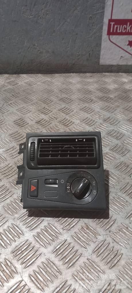 Volvo FH 12    20953569 Kabíny a interiér