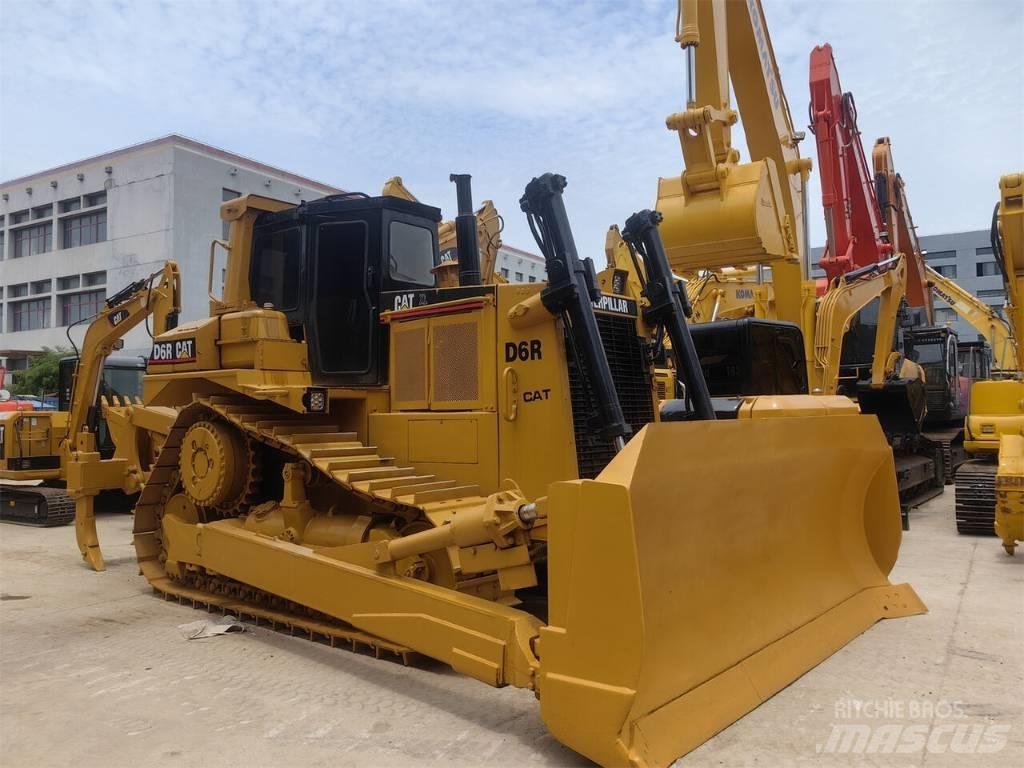 CAT D 6 R Pásové dozéry