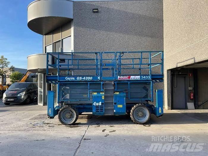 Genie GS4390RT Nožnicové zdvíhacie plošiny