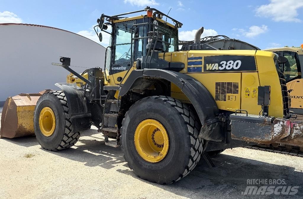 Komatsu WA 380-8 Kolesové nakladače