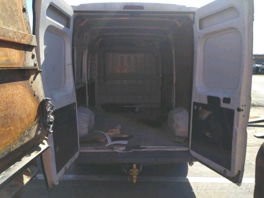 Peugeot BOXER 3 Skriňová nadstavba