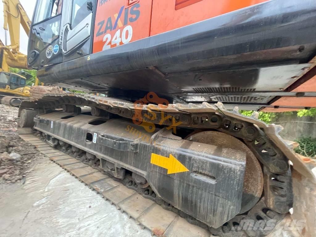 Hitachi ZX 240 Pásové rýpadlá