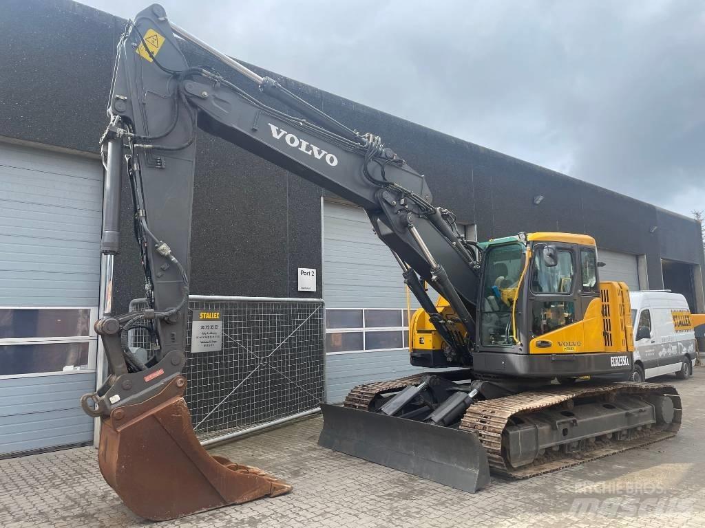 Volvo ECR235C Pásové rýpadlá