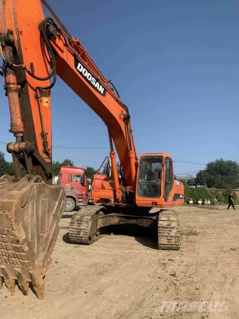 Doosan DH300 Pásové rýpadlá