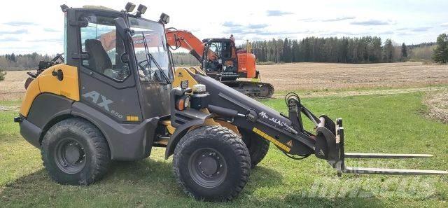 Mecalac AX850 Kolesové nakladače