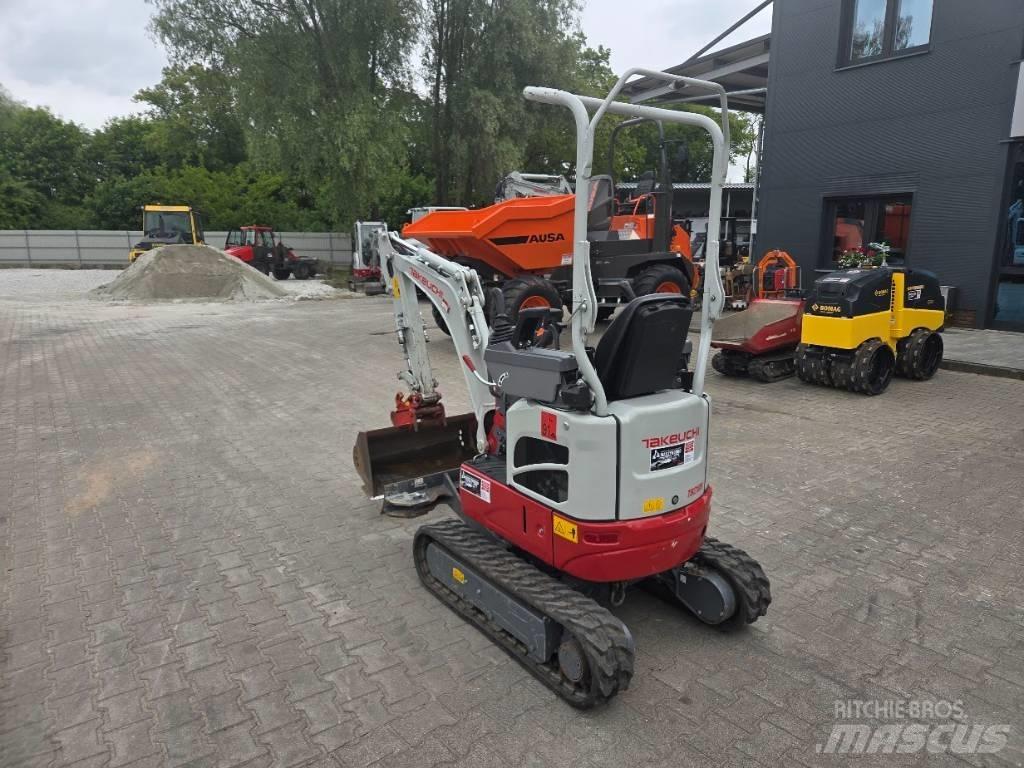 Takeuchi TB 210 R Mini rýpadlá < 7t