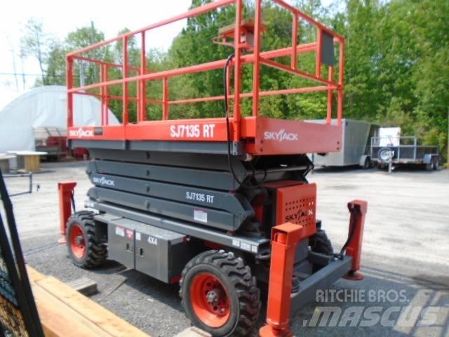 SkyJack SJ 7135 RT Nožnicové zdvíhacie plošiny