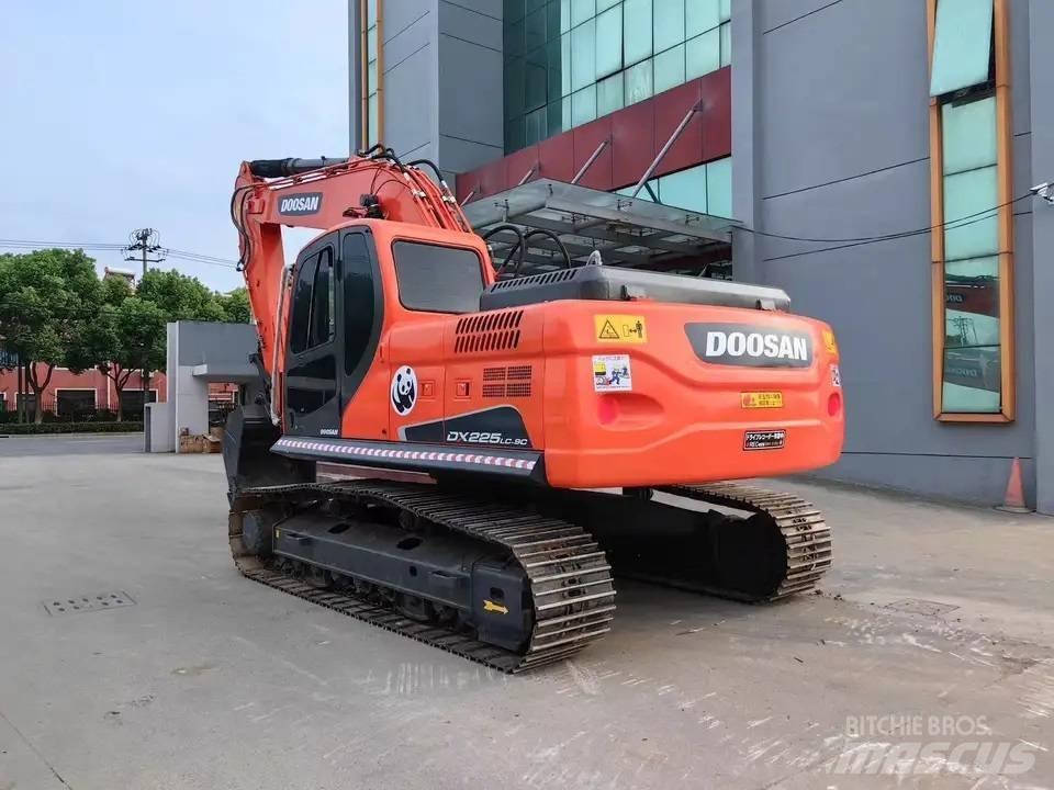 Doosan DX225LC-9C Pásové rýpadlá