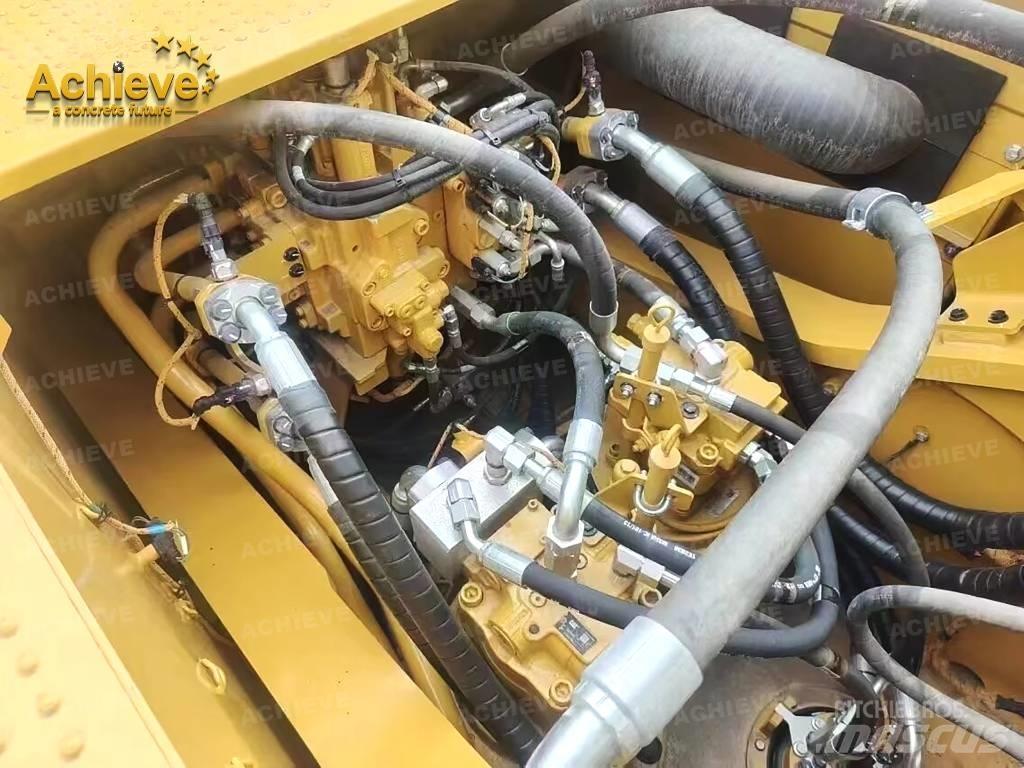 CAT 352 Pásové rýpadlá