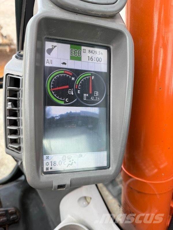 Hitachi ZX 135 US-5B Pásové rýpadlá