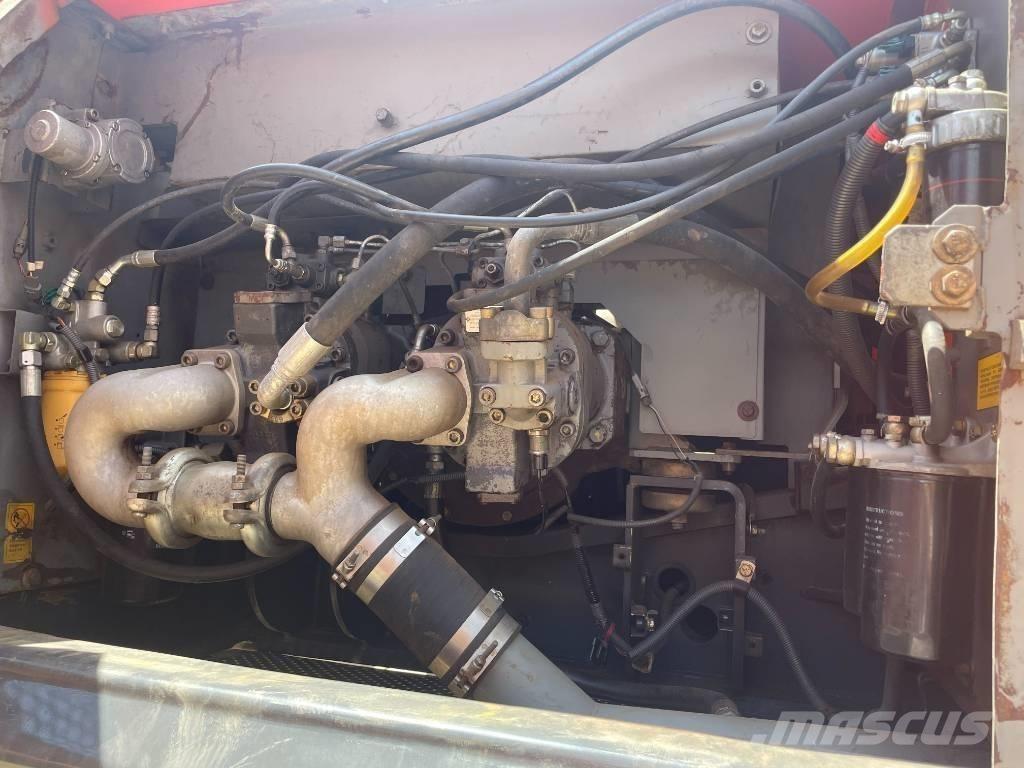 Hitachi ZX 350 Pásové rýpadlá