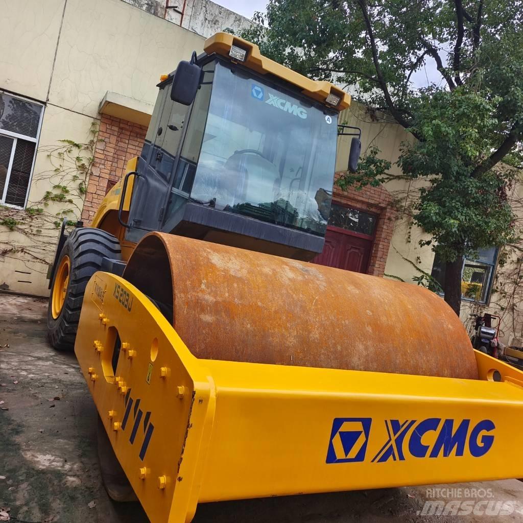 XCMG XS223J Ťahačové valce