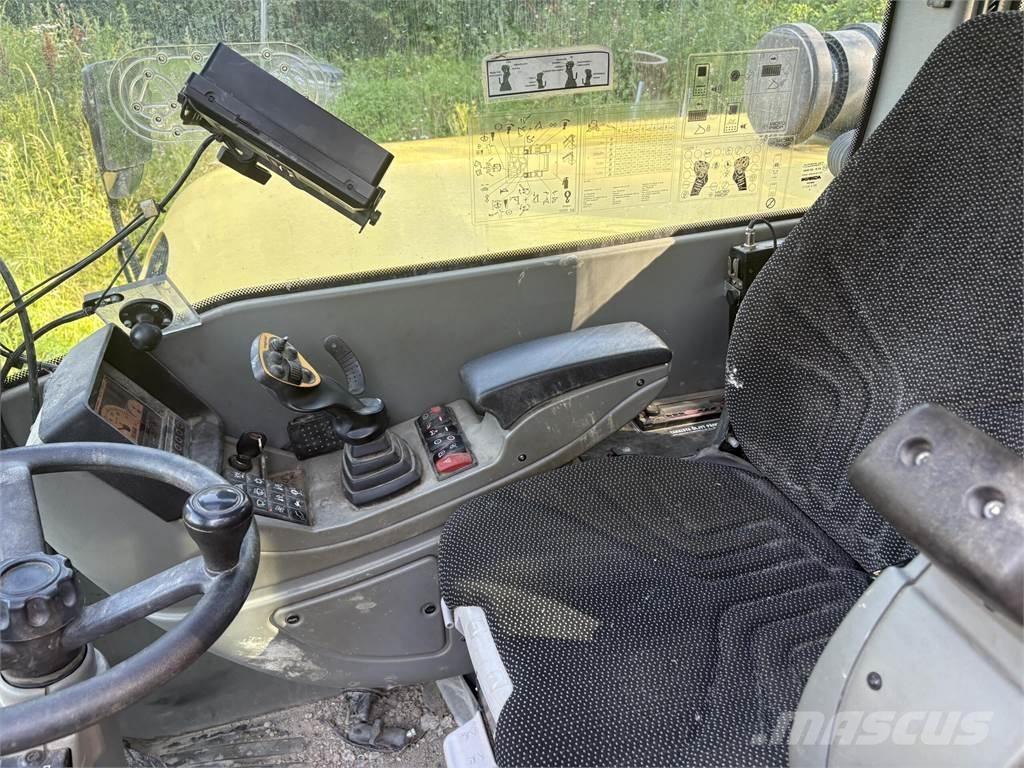 Yanmar B110W Kolesové rýpadlá