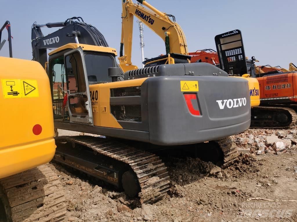Volvo EC 240 Pásové rýpadlá