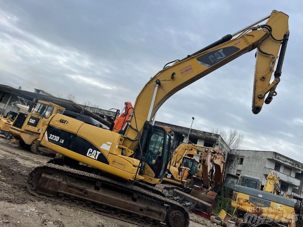 CAT 323 D Pásové rýpadlá