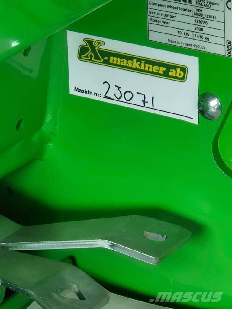 Avant 528 Viacúčelové nakladače