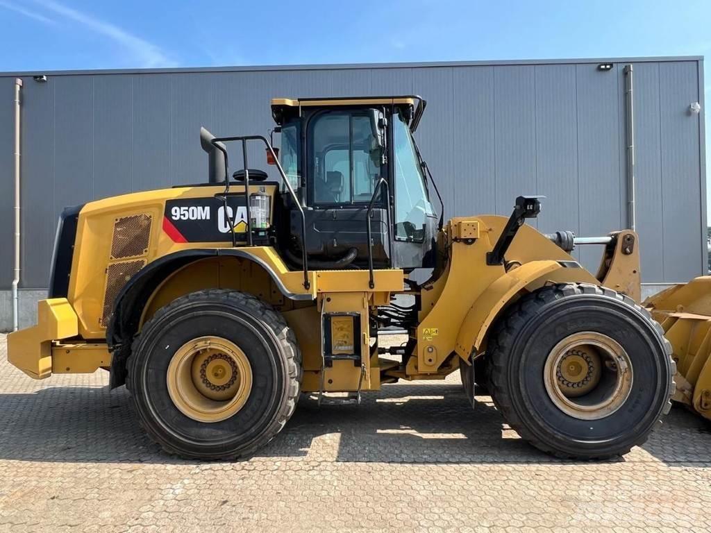 CAT 950M Kolesové nakladače