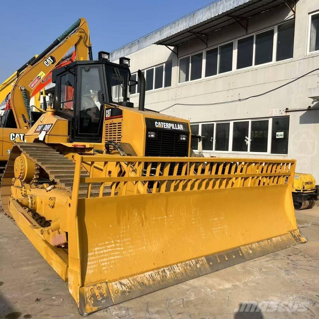 CAT D 8 R Pásové dozéry
