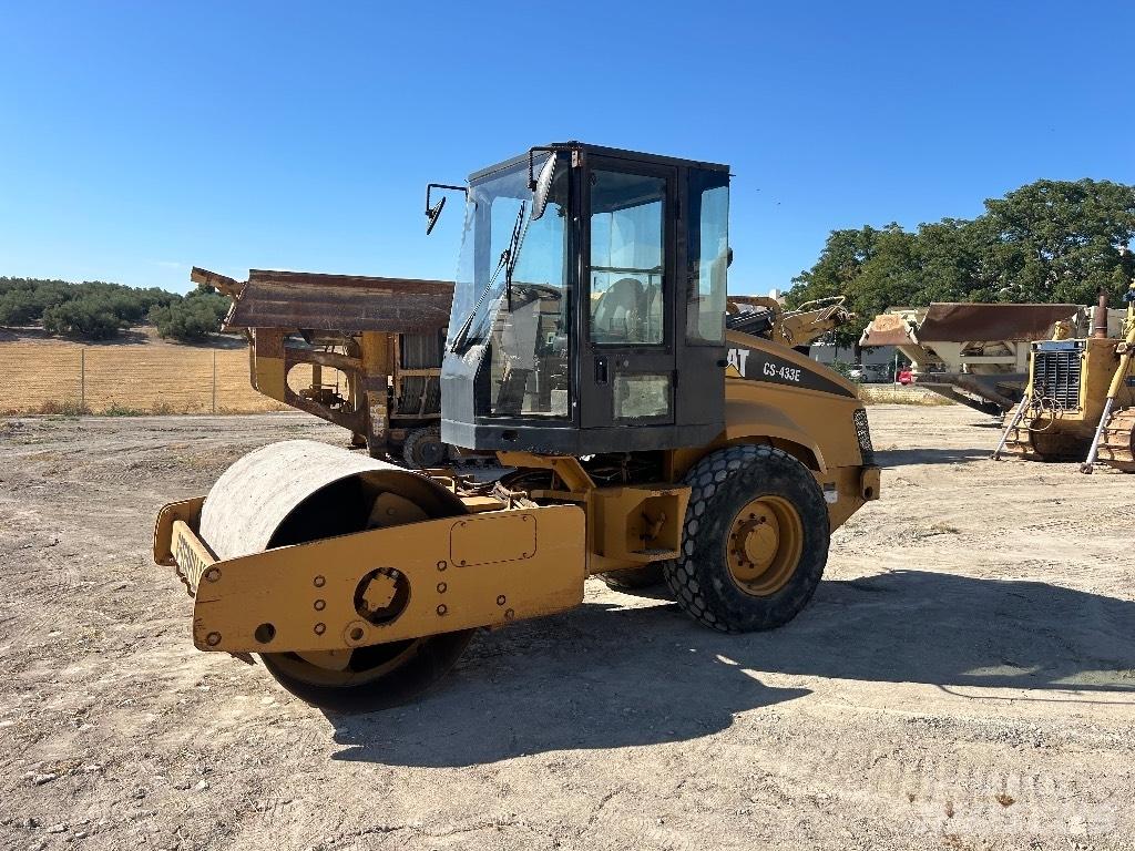 CAT CS 433 E Tandemové valce