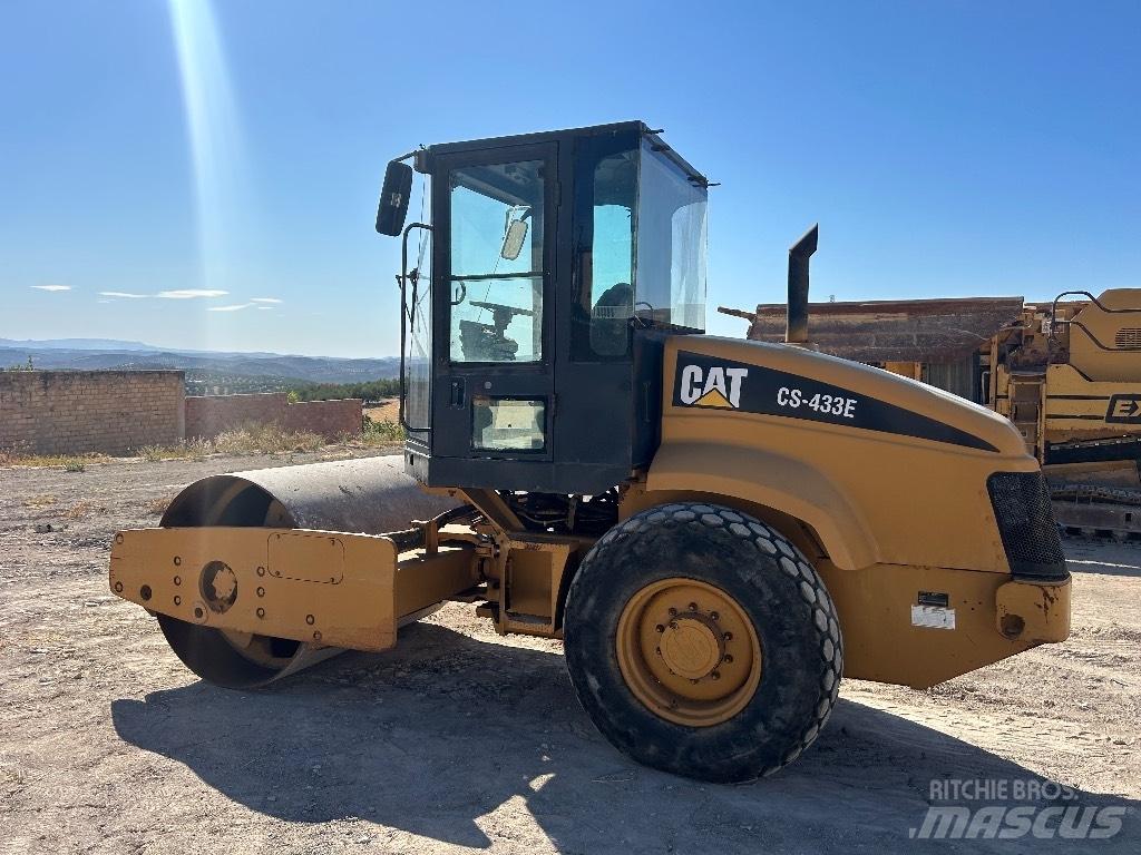 CAT CS 433 E Tandemové valce