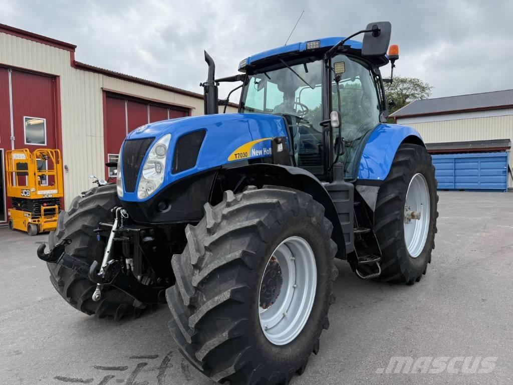 New Holland T7030 Traktory